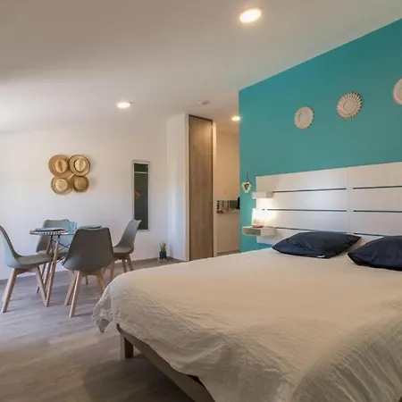 Gasthuis Domaine Le Caprougeat 4*