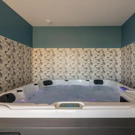 Domaine Le Caprougeat 4* Daux