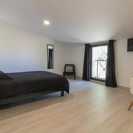 Domaine Le Caprougeat 4* Daux